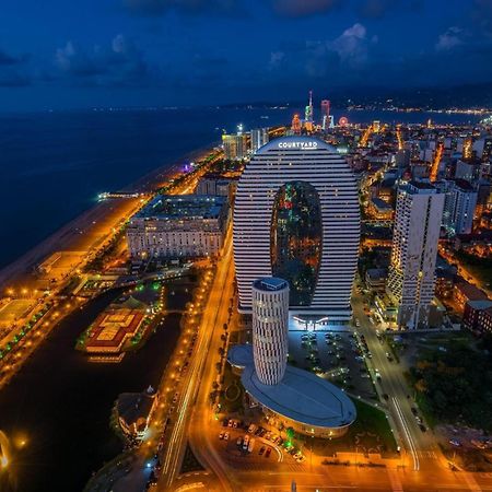 Alliance Palace Aparthotel By Marriott Батуми Экстерьер фото