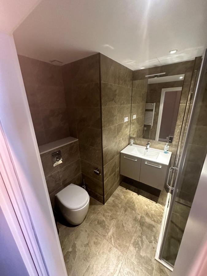 Alliance Palace Aparthotel By Marriott Батуми Экстерьер фото