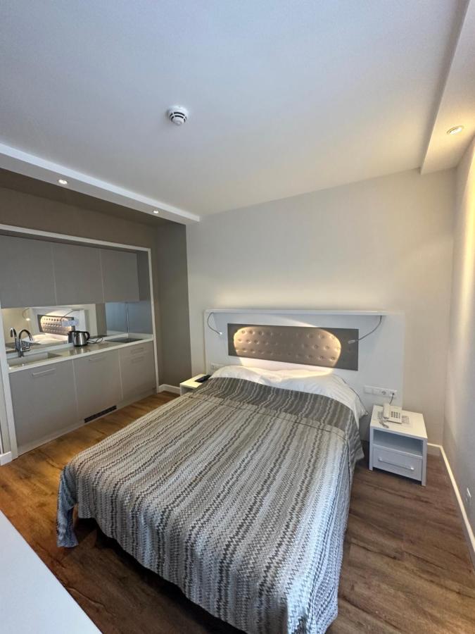 Alliance Palace Aparthotel By Marriott Батуми Экстерьер фото